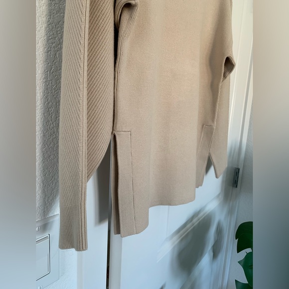 Club Monaco Sweater - Picture 6 of 7